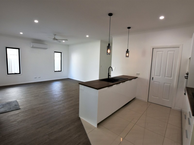 13 Pia St, Russell Island QLD 4184