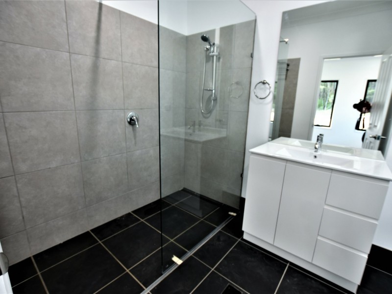 13 Pia St, Russell Island QLD 4184