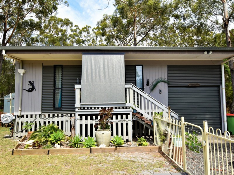 202 Centre Road, Russell Island QLD 4184