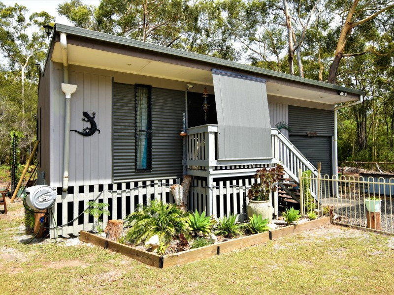 202 Centre Road, Russell Island QLD 4184