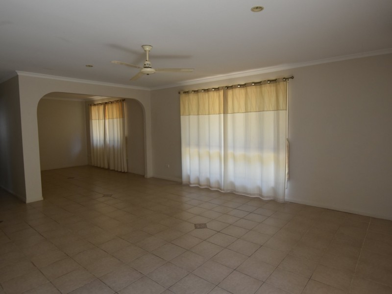 10 Hunters Rd, Russell Island QLD 4184