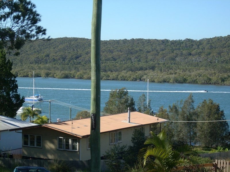 10 Island View Rd, Russell Island QLD 4184