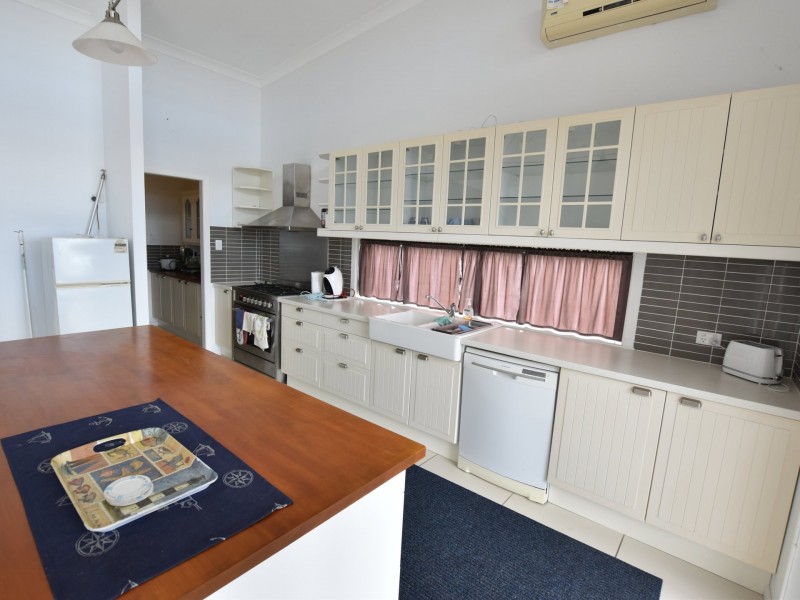4 Hogan Court, Russell Island QLD 4184