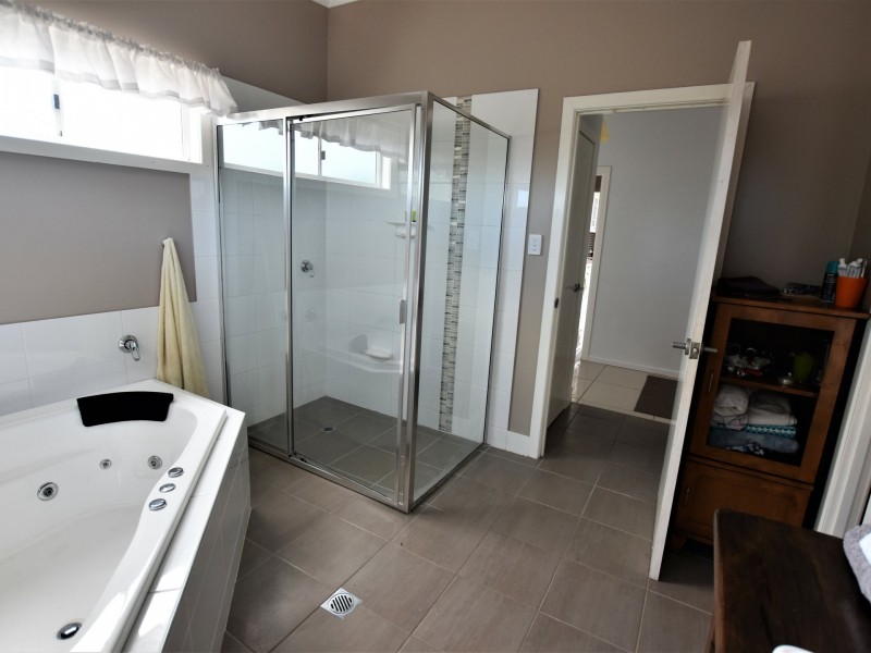 4 Hogan Court, Russell Island QLD 4184
