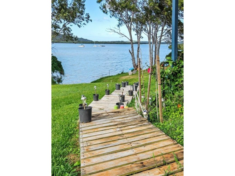 6 Emerson Street, Russell Island QLD 4184