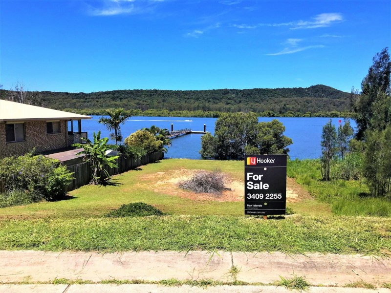 77 Wahine Dve, Russell Island QLD 4184