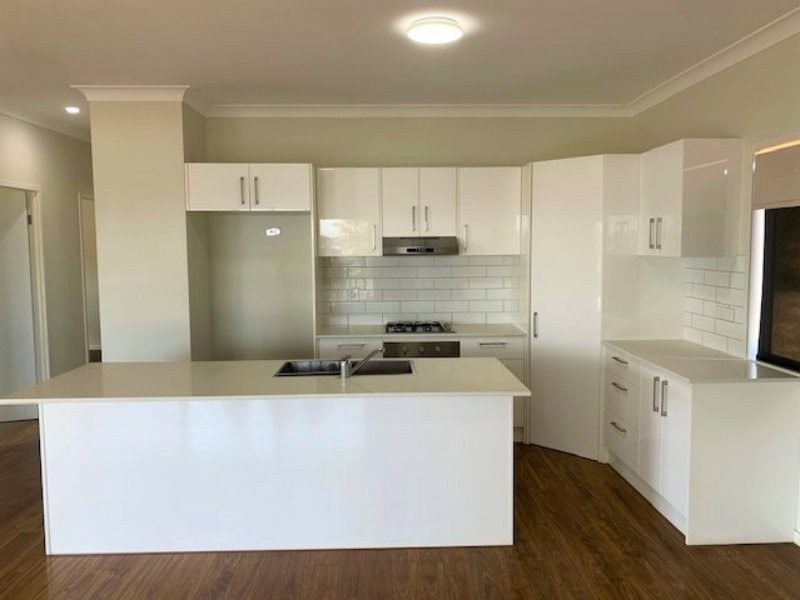 119 Palm Beach Rd, Russell Island QLD 4184