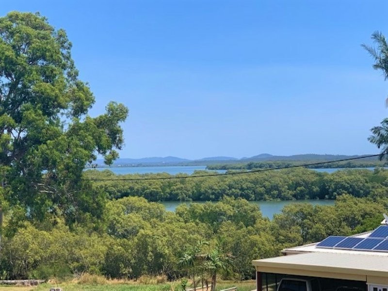 119 Palm Beach Rd, Russell Island QLD 4184