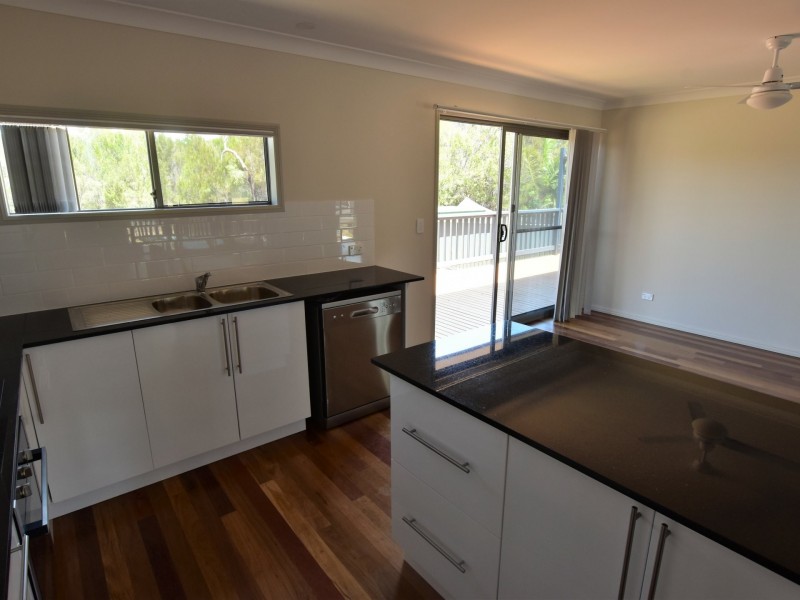 24 Tenanne Street, Russell Island QLD 4184