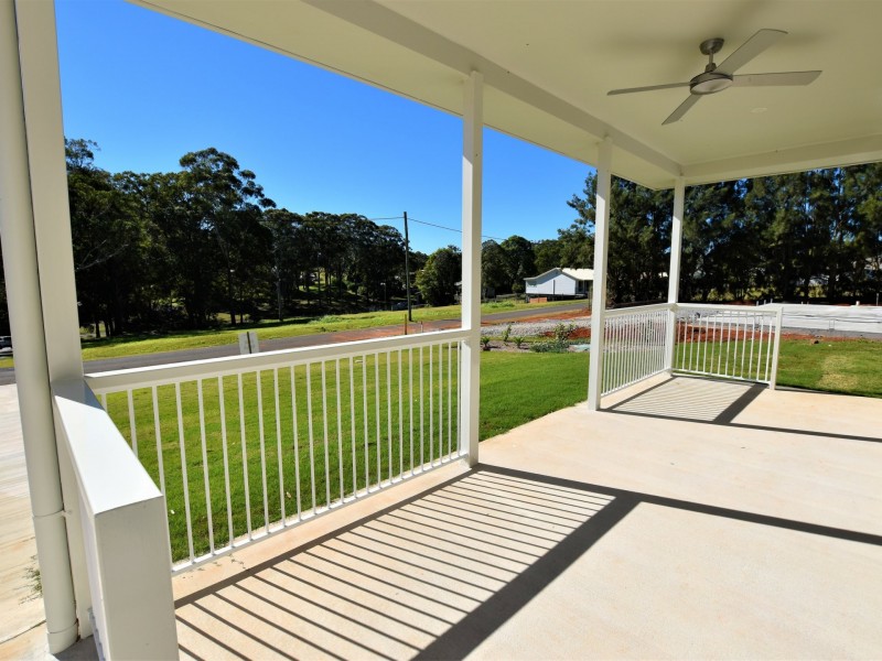 28 Mountain View Crescent, Russell Island QLD 4184