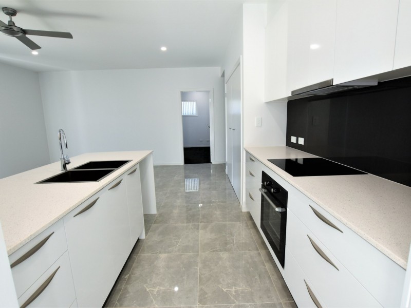 28 Mountain View Crescent, Russell Island QLD 4184