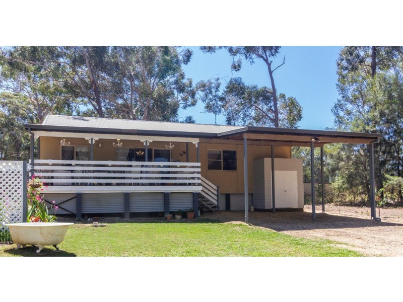 11 Saturn Street, Russell Island QLD 4184