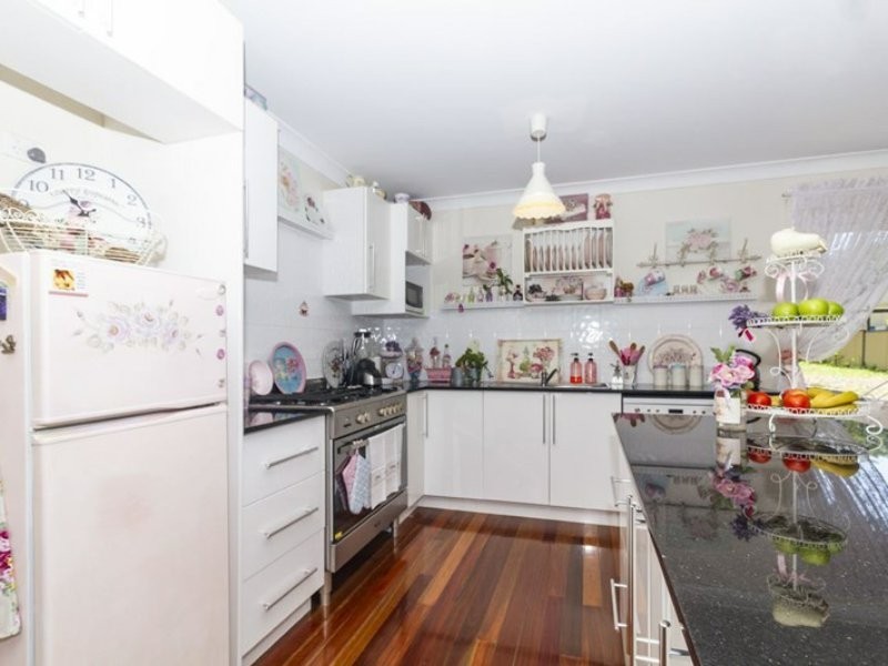 11 Saturn Street, Russell Island QLD 4184