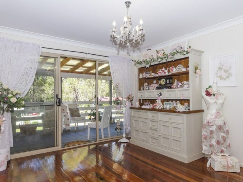 11 Saturn Street, Russell Island QLD 4184