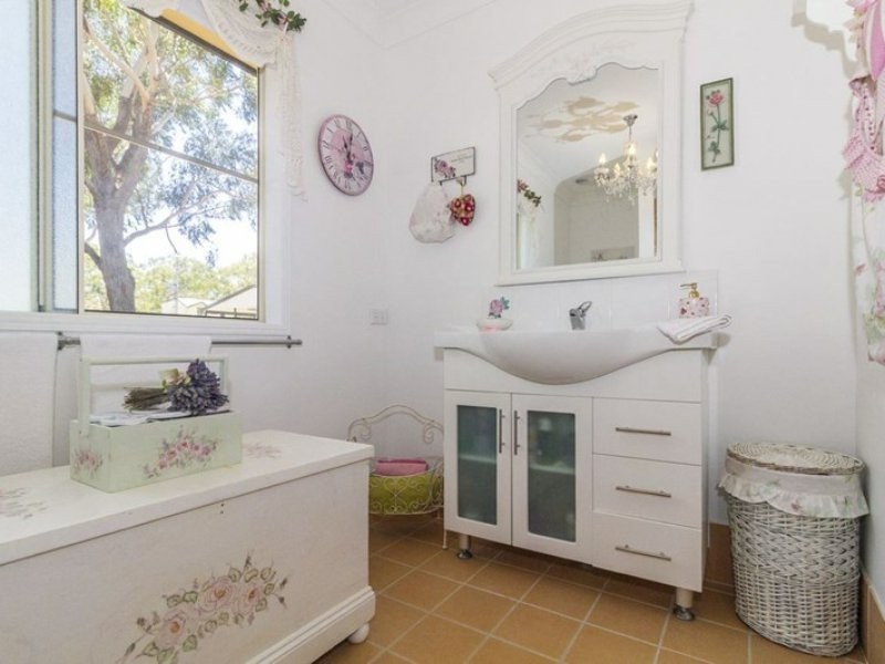 11 Saturn Street, Russell Island QLD 4184