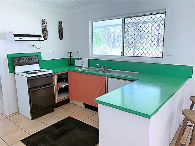 19 Letitia Ave, Russell Island QLD 4184