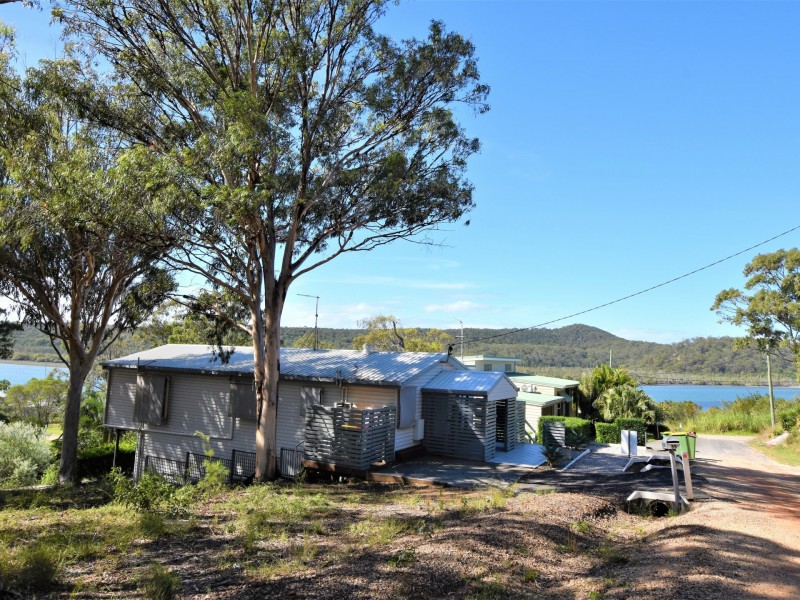 55 Seaward Drive, Russell Island QLD 4184