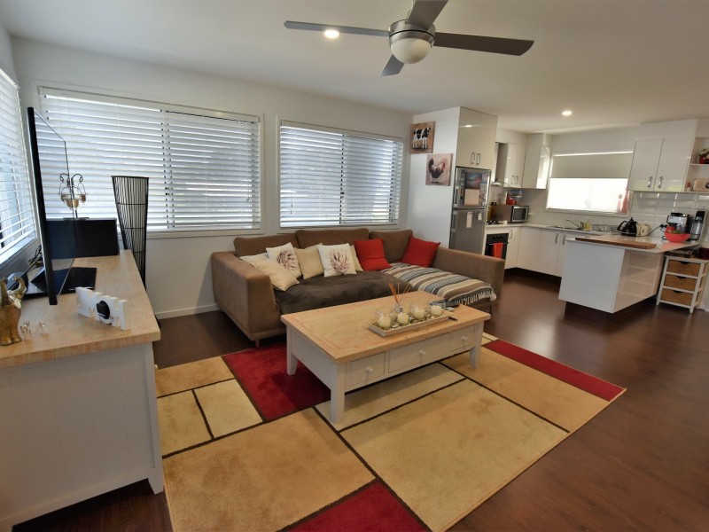 17 Roebuck Rd, Russell Island QLD 4184