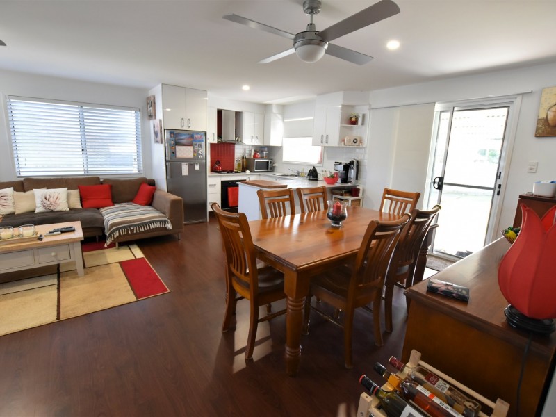 17 Roebuck Rd, Russell Island QLD 4184