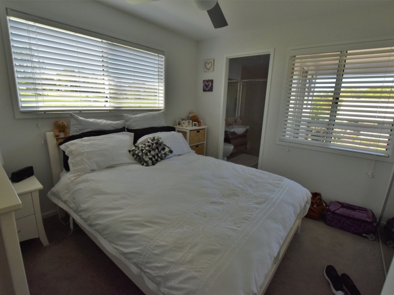 17 Roebuck Rd, Russell Island QLD 4184