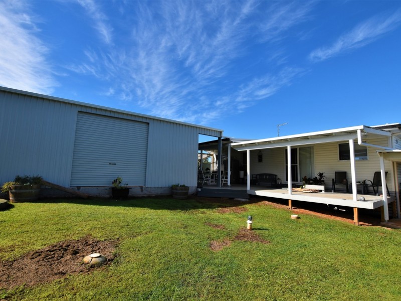 17 Roebuck Rd, Russell Island QLD 4184