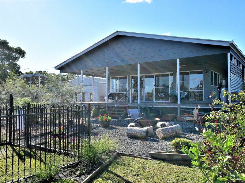 27-29 Tenanne Street, Russell Island QLD 4184
