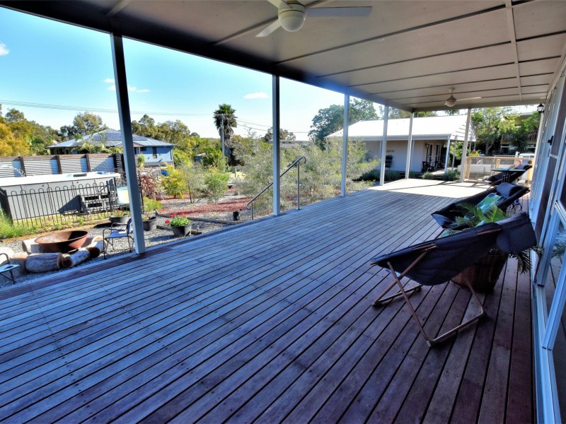 27-29 Tenanne Street, Russell Island QLD 4184