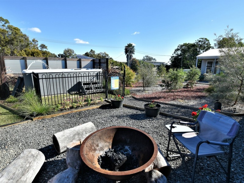 27-29 Tenanne Street, Russell Island QLD 4184