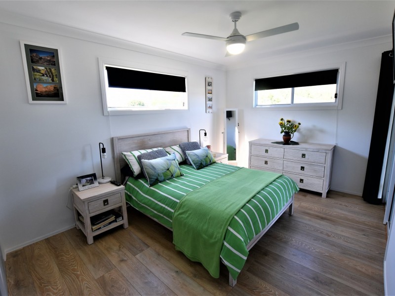 27-29 Tenanne Street, Russell Island QLD 4184
