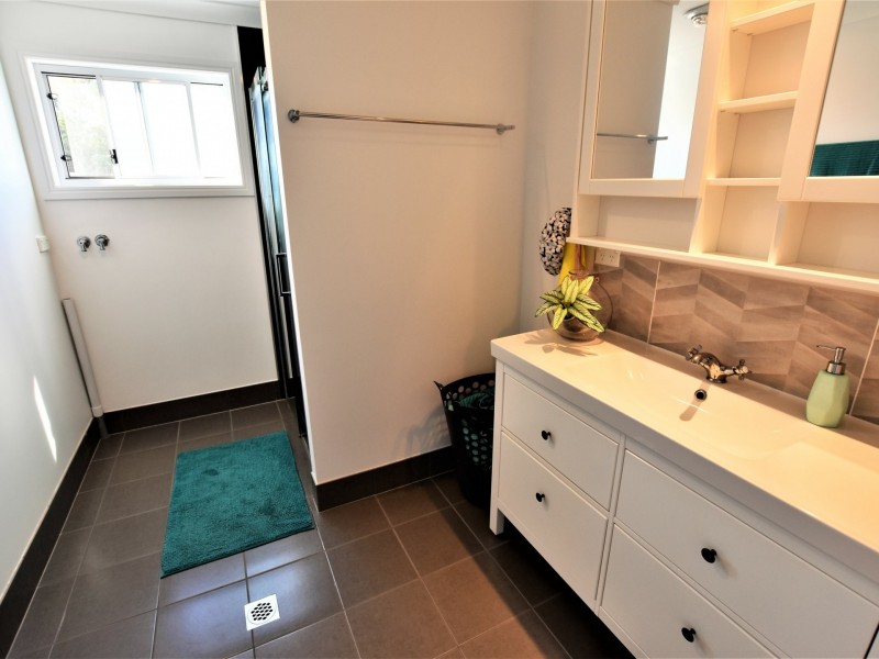 27-29 Tenanne Street, Russell Island QLD 4184
