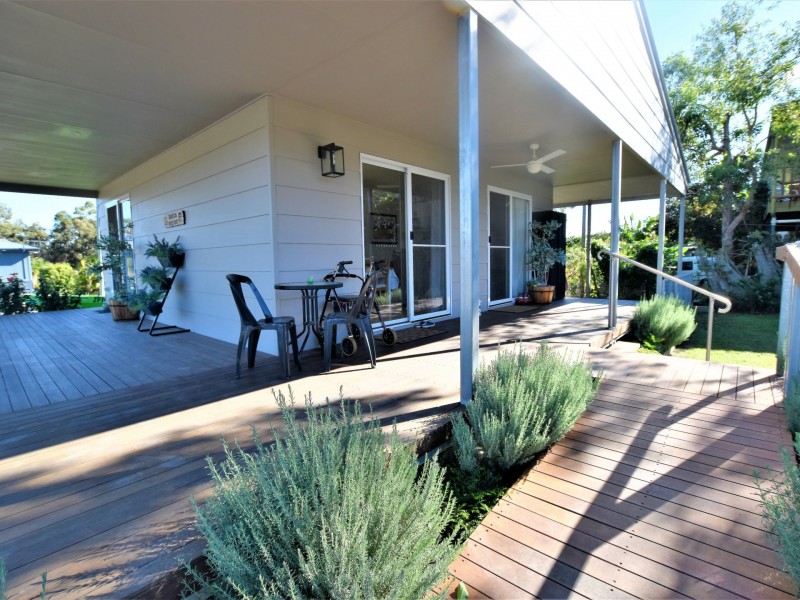 27-29 Tenanne Street, Russell Island QLD 4184