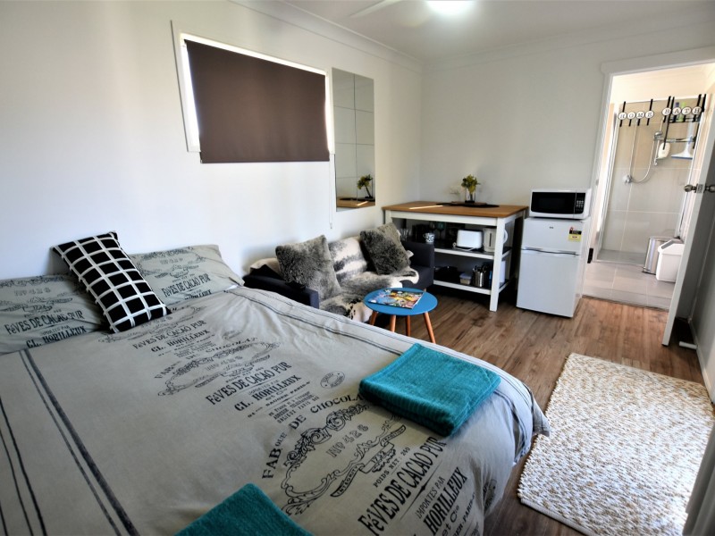 27-29 Tenanne Street, Russell Island QLD 4184