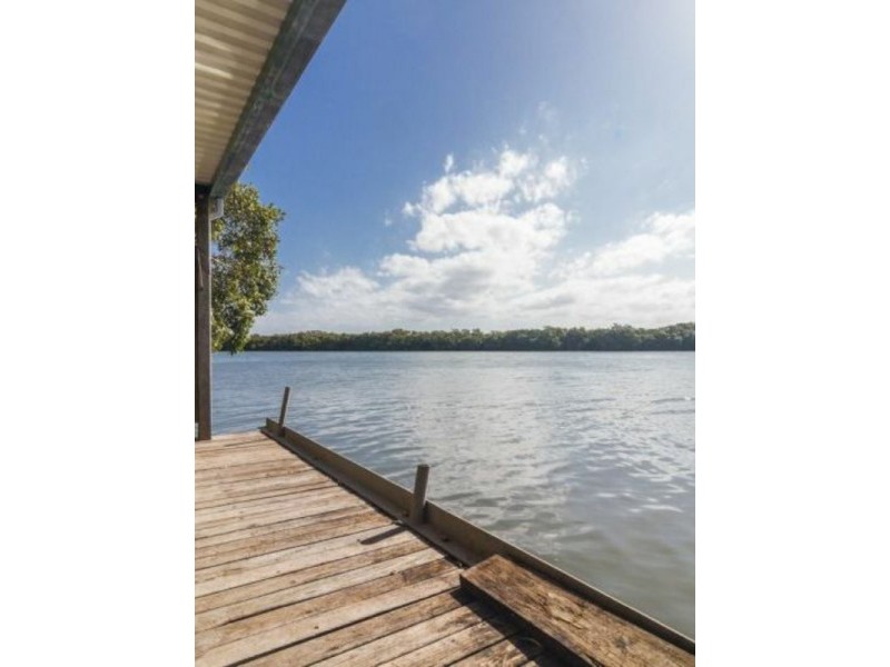 138 Palm Beach Road, Russell Island QLD 4184