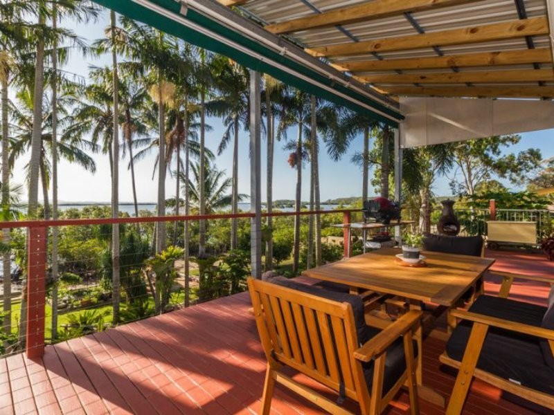 138 Palm Beach Road, Russell Island QLD 4184