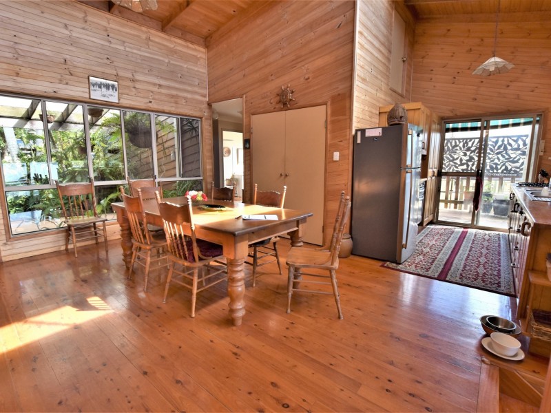 12 Schooner Street, Russell Island QLD 4184