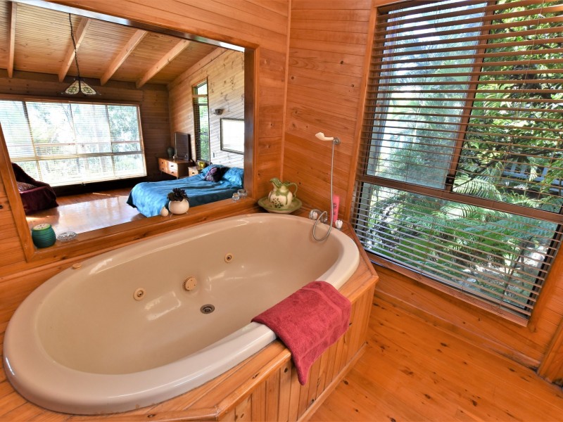 12 Schooner Street, Russell Island QLD 4184