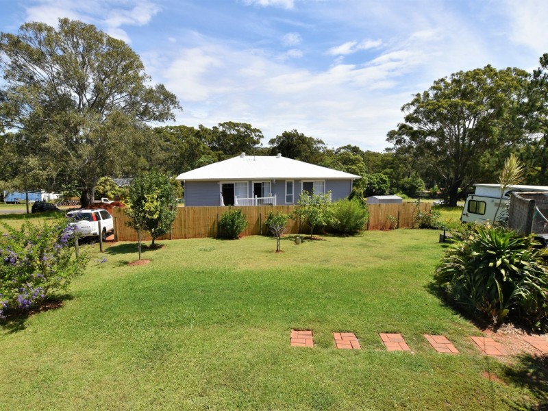 8 Aimeo Esplenade, Russell Island QLD 4184