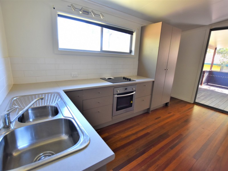 44 Guthrie St, Russell Island QLD 4184