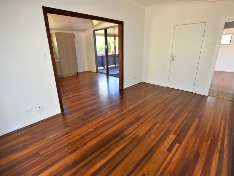 44 Guthrie St, Russell Island QLD 4184