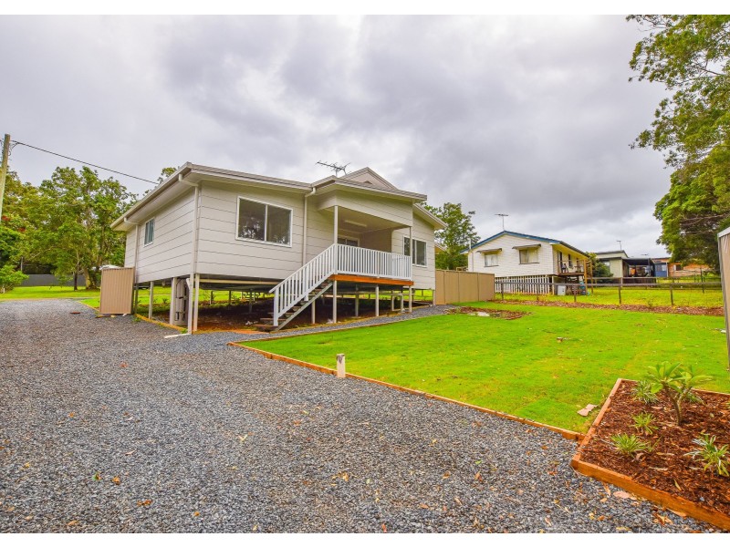 8 Roebuck Road, Russell Island QLD 4184