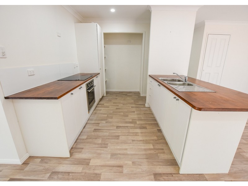 43 Waikiki Beach Road, Russell Island QLD 4184