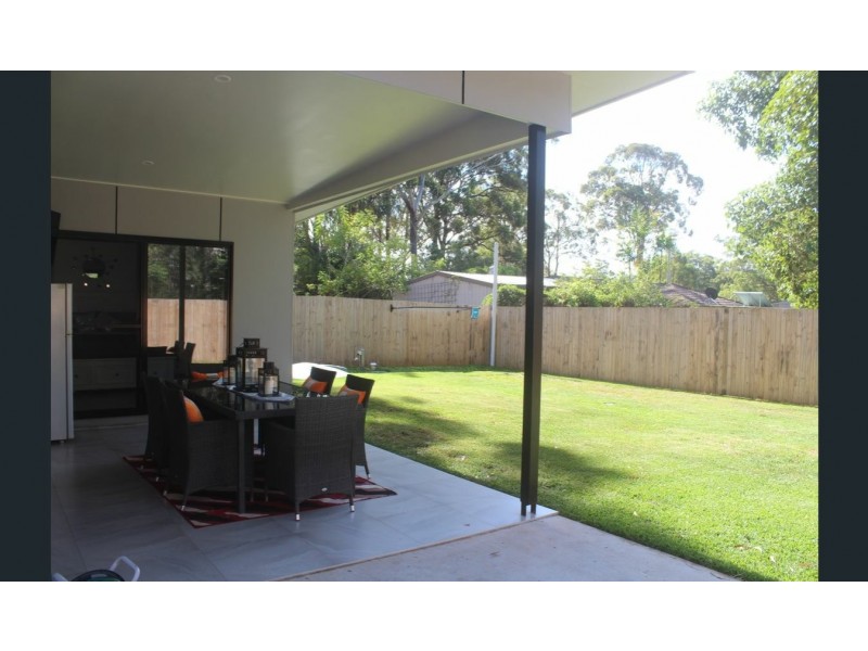 11 Rossi Ave, Russell Island QLD 4184