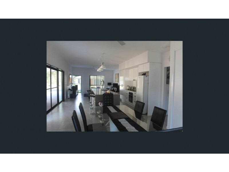 11 Rossi Ave, Russell Island QLD 4184