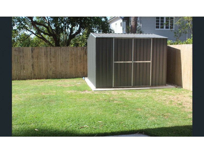 11 Rossi Ave, Russell Island QLD 4184