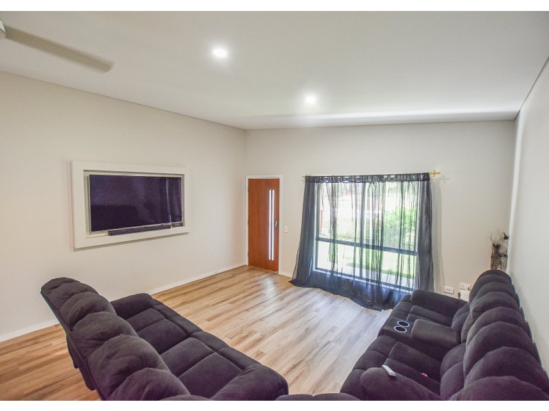 5 Pia Street, Russell Island QLD 4184