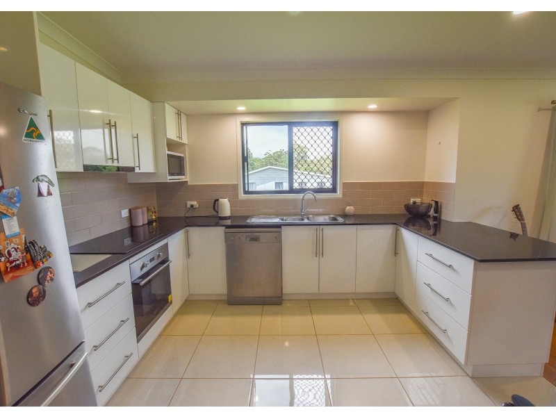 1 Elm Street, Russell Island QLD 4184