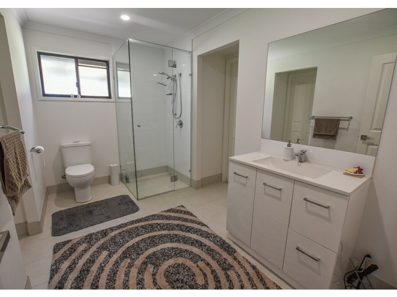 1 Elm Street, Russell Island QLD 4184