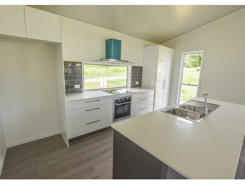 11 Richardson Street, Russell Island QLD 4184