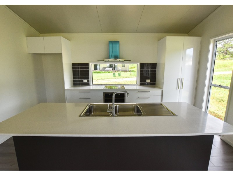 11 Richardson Street, Russell Island QLD 4184