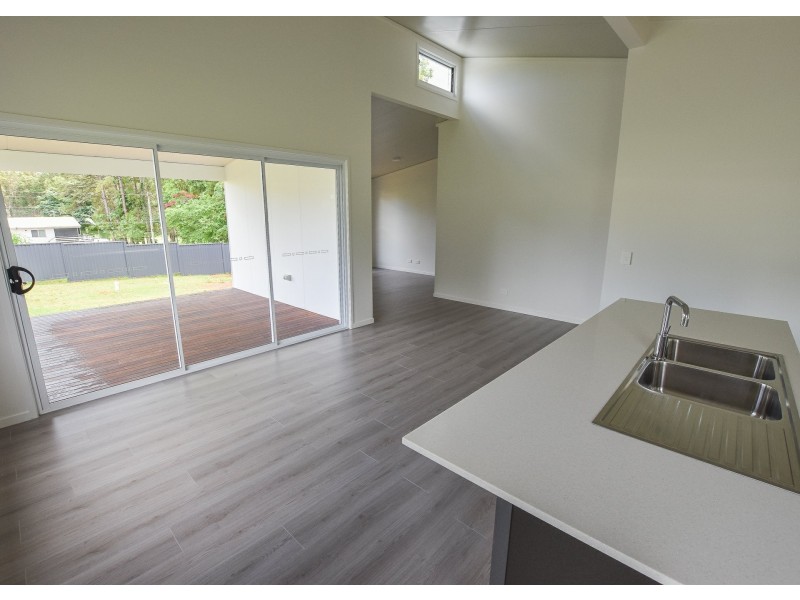 11 Richardson Street, Russell Island QLD 4184